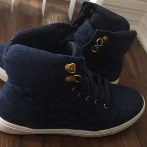 Shoe Dazzle Navy blue cushioned High top
